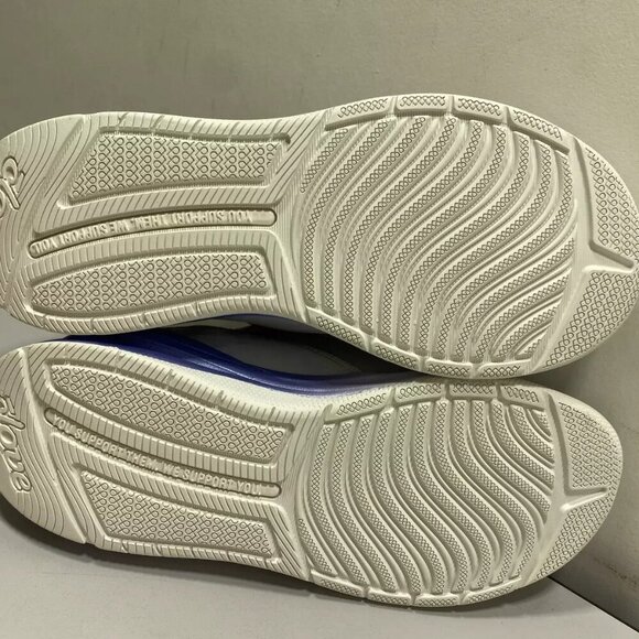 NEW CLOVE Classic Sneakers Size 7 Healthcare Comfort Toggle Fluid Resistant - Picture 5 of 6